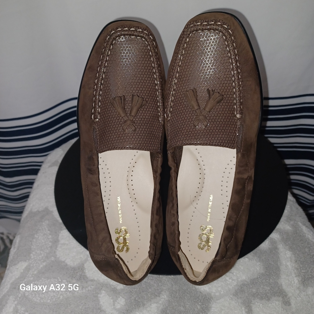 SAS Women 7.5 hope Slip Loafer Brown Turf Suede Loafers Offer Are Wolcome - Picture 3 of 15